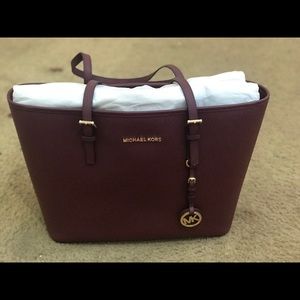 Michael kors jet set travel tote